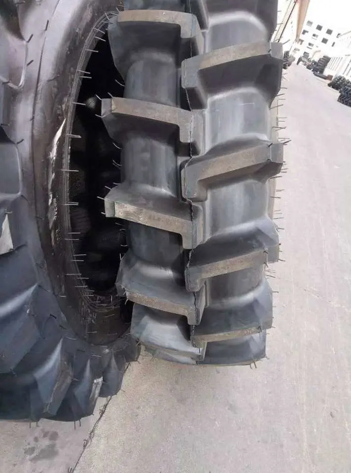 Low Price China Famous Factory with Natural Rubber PR-1 18.4-38-12pr Only Tyre with Natural Rubber Used in Paddyfield Bias Agricultural Tyre