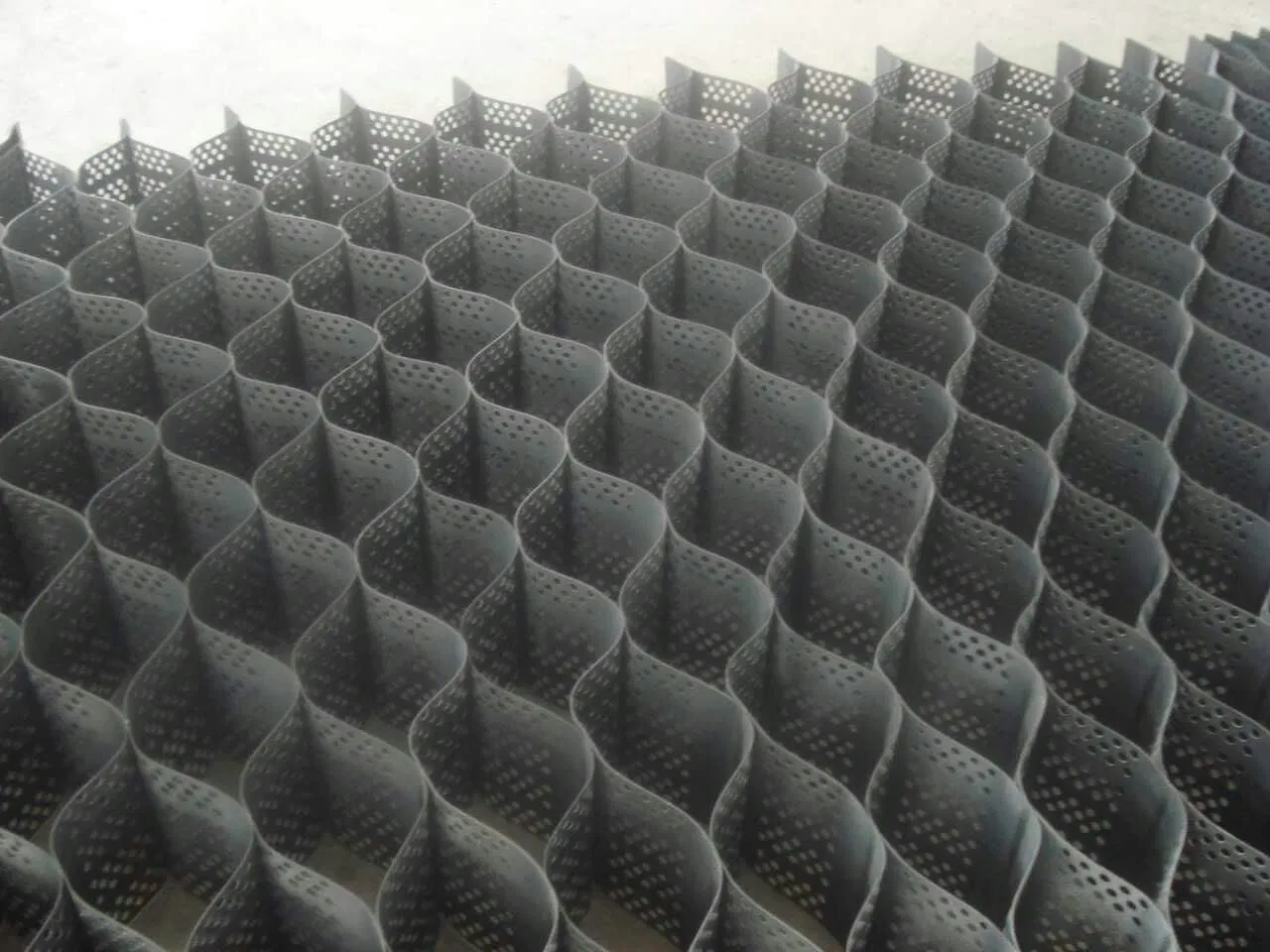 Produits géosynthétiques HDPE Geocells pour le stabilisateur de sol de mur de soutènement de l'allée