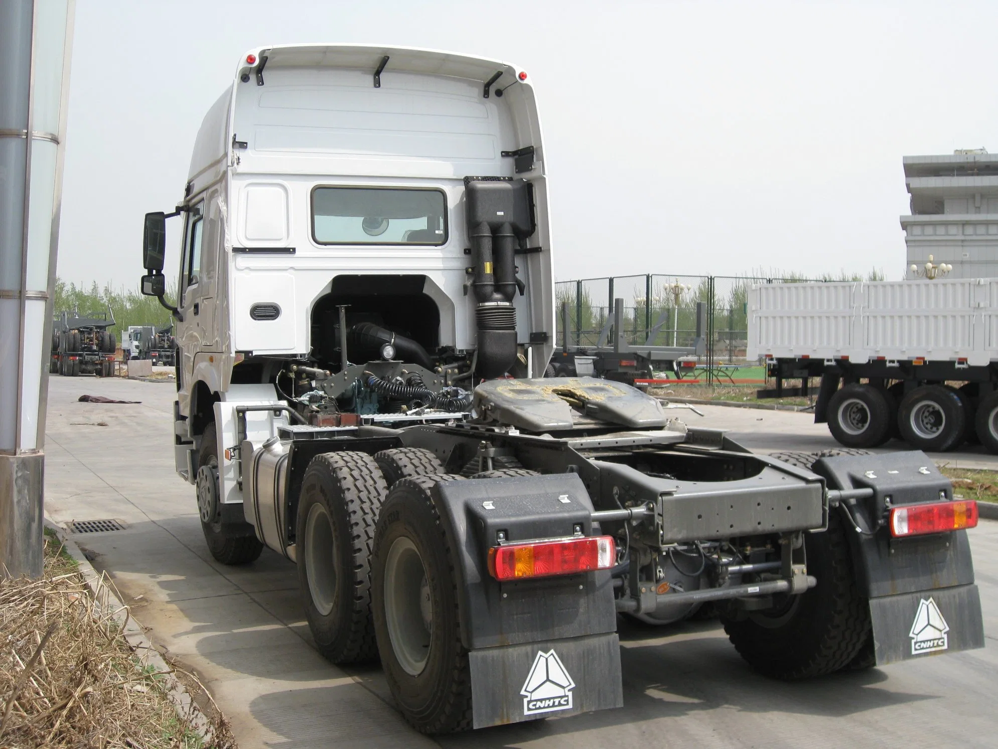 Sinotruk HOWO A7 6X4 40 طنًا متريًا 420HP Head Head Head Heavy Head Head Head Head Heavy Head/New شاحنة الجرار