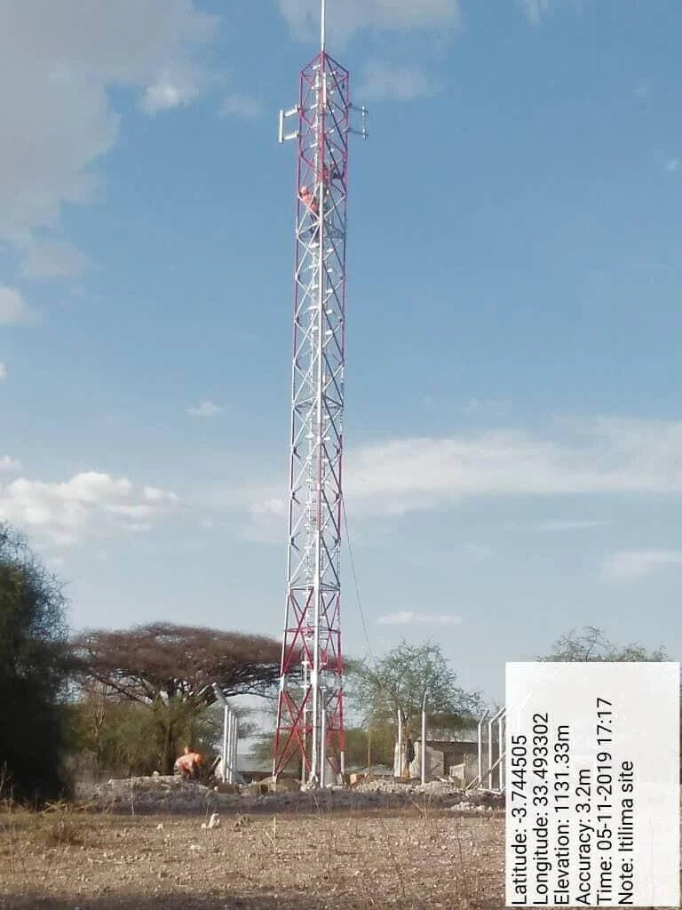 Self Supported 35m/40m/80m 3 Legs Hot-DIP Galvanized Angular Telecommunication Steel Tower