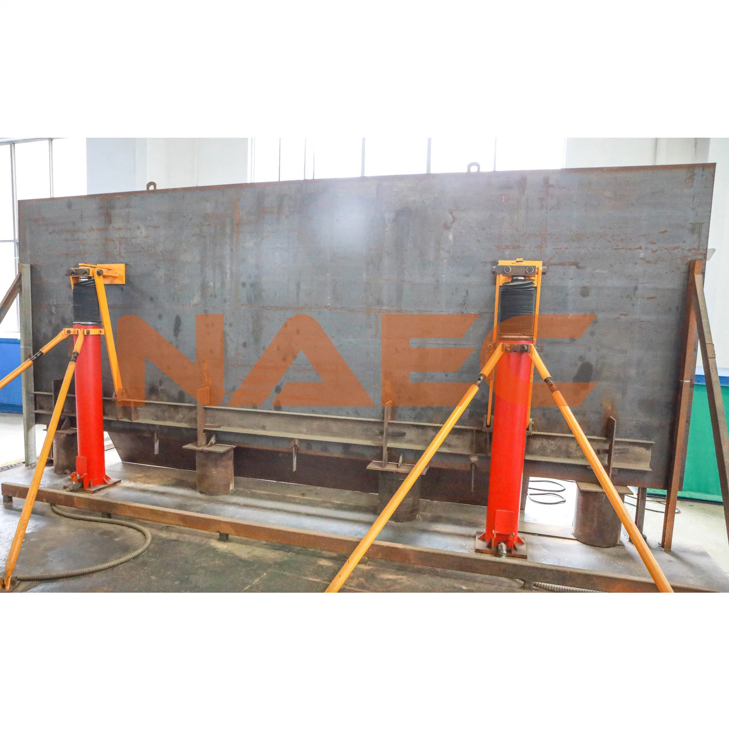 Automatic Hydraulic Jacking System for Tank