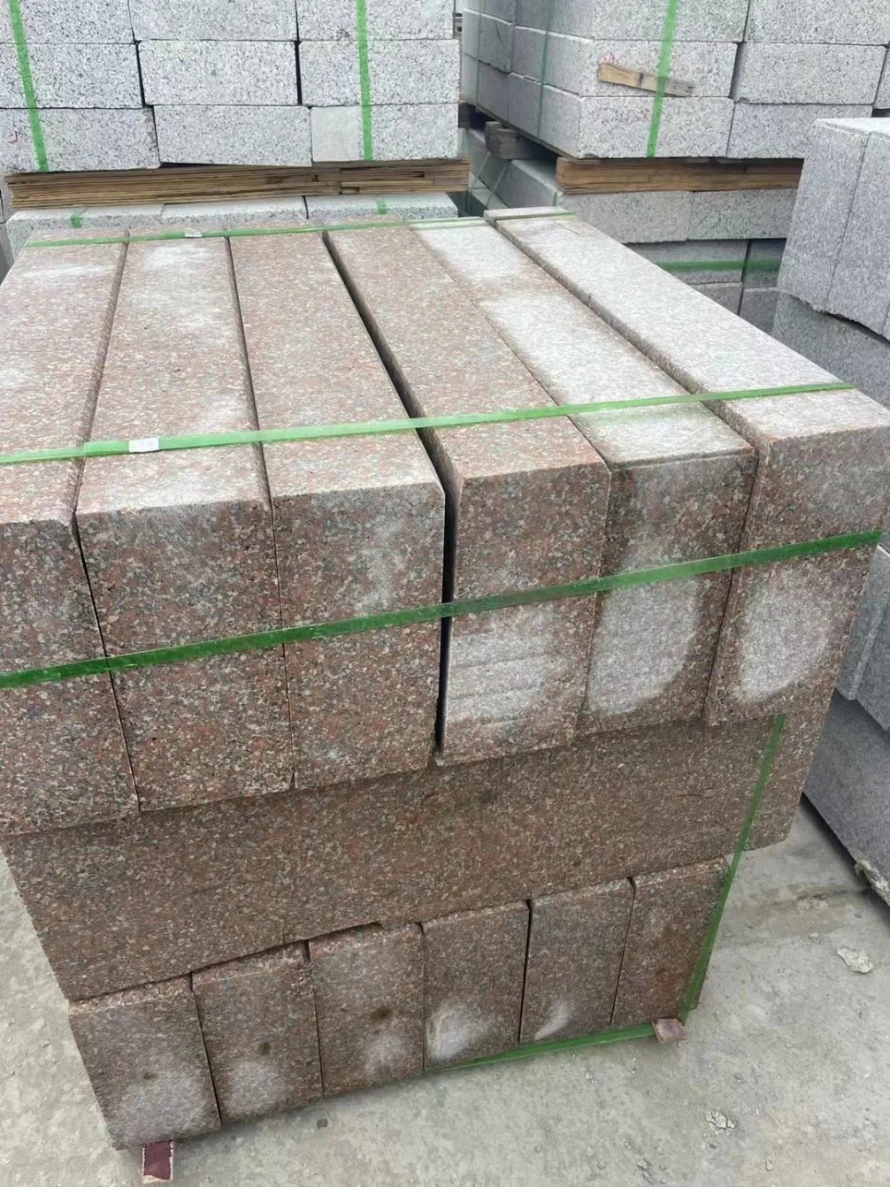 Manufacturer Cheap Tile Wulian Red Granite for Strip Slab/Tile/Riser/Stairs/Ball/Vase Column/Step