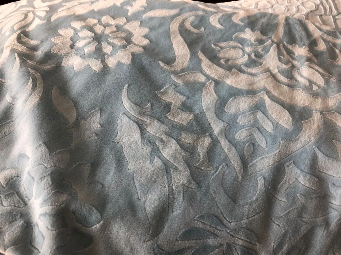 Fabricant de gros de l'estampage à chaud nouveau style de plume de l'argent à longs poils Jacquard tissu polaire PV pour amortir l'oreiller