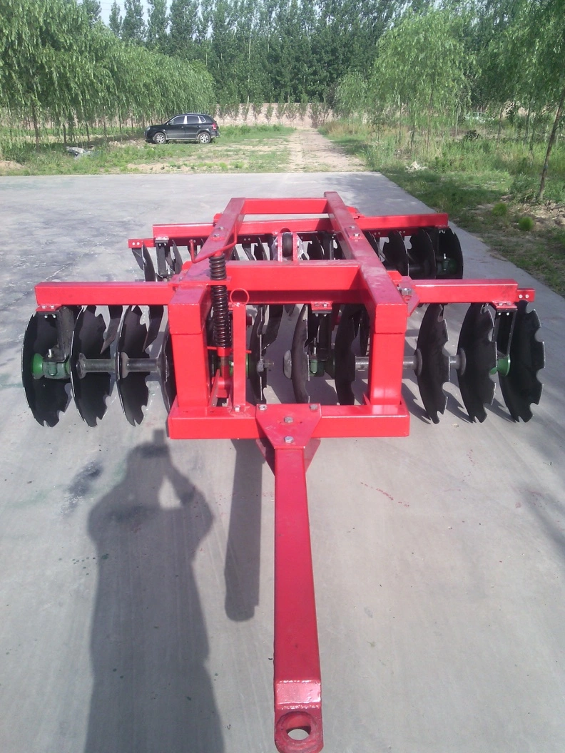 1BZ grada de discos para el trabajo de las tierras de cultivo con el tractor