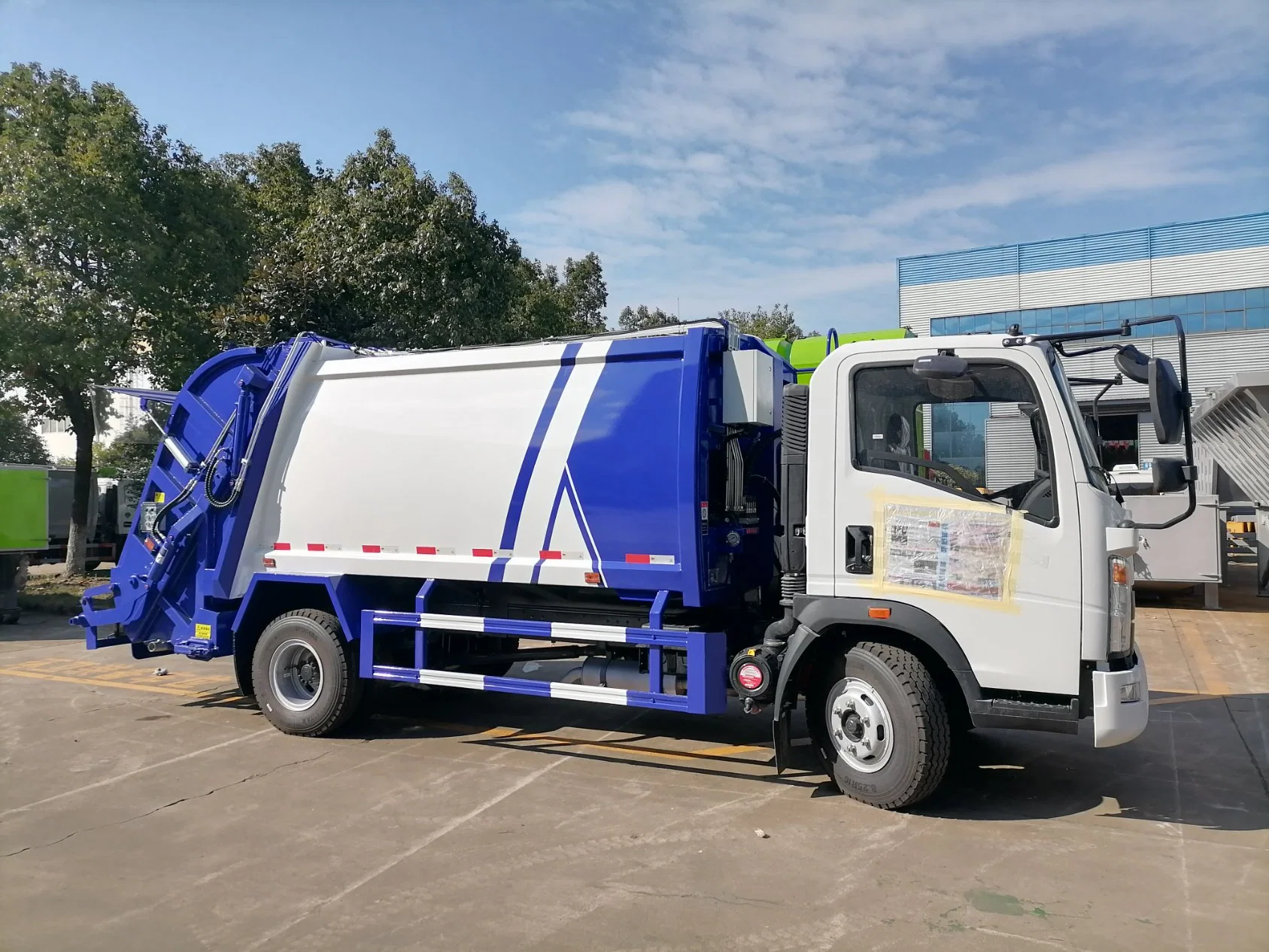 Sinotruck HOWO 4*2 8cbm Compression Compactor Collection Garbage Refuse Truck