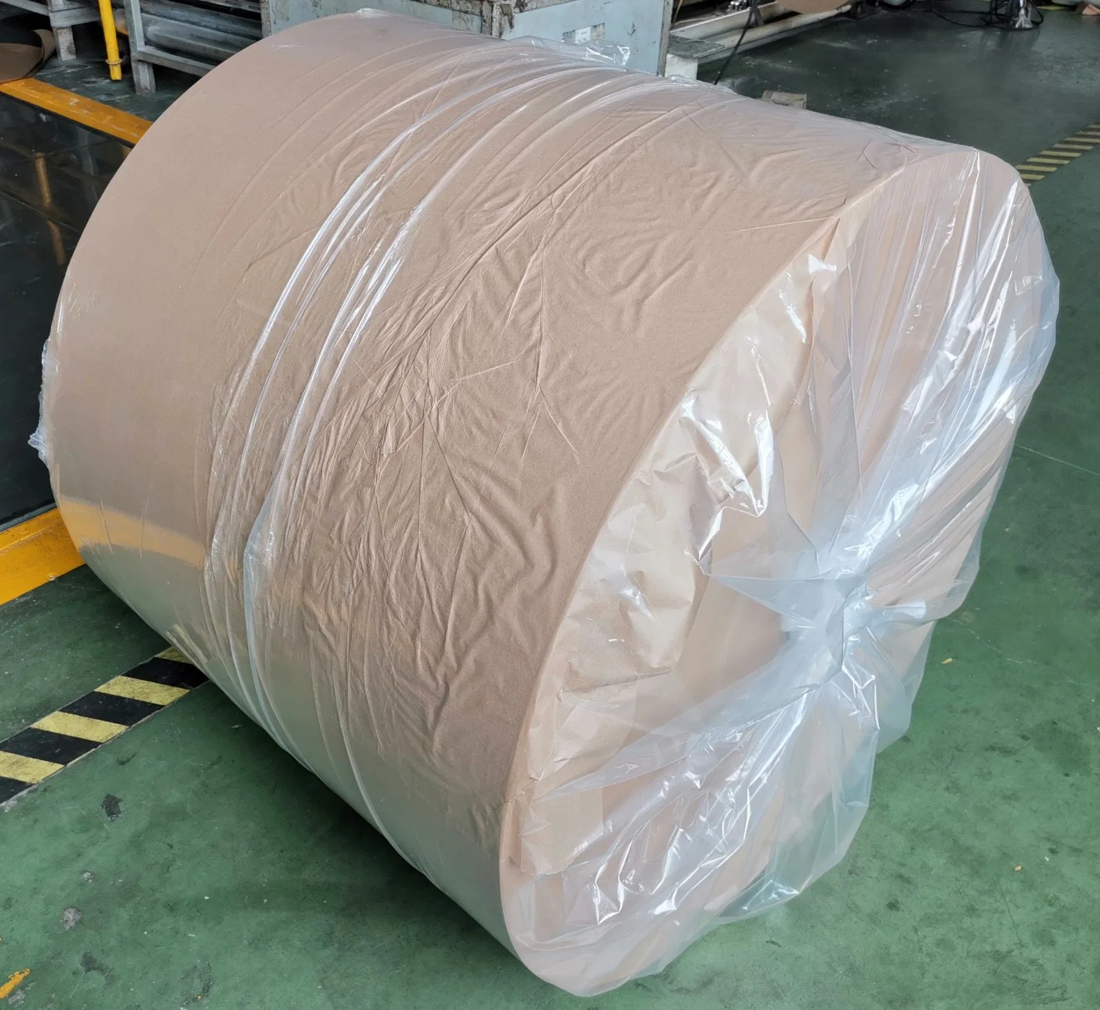 36GSM-50GSM Mayoreo papel de Kraft marrón para la fabricación de bolsas y alimentos Papel de embalaje