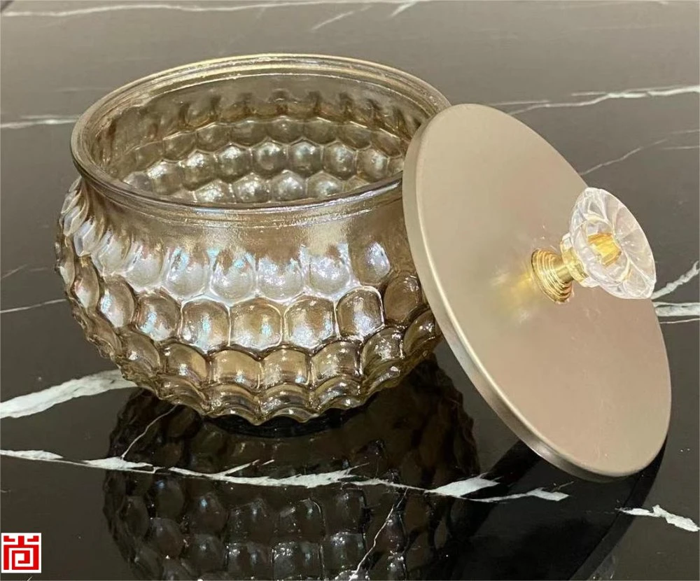 Marvellous Design Shining Amber Color Glass Round Candle Holder with Unique Lid