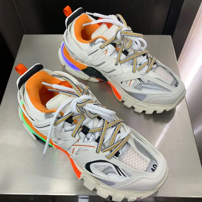 Stylish Casual Shoe Triple S 3.0 Grey Sneaker Mens Womens Top Quality Designer Sneakers Ladies LED Light up Shoes Rechargeable Personalized Sports Shoes