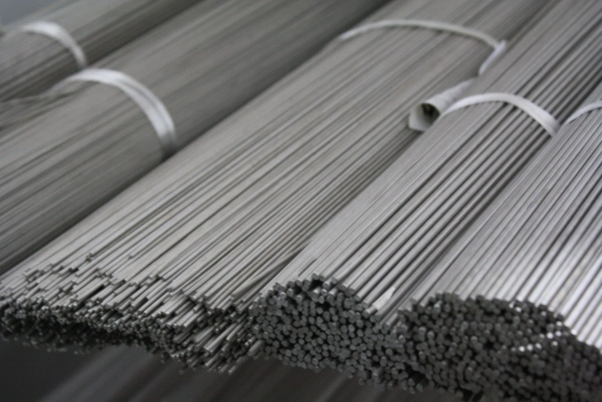 ASTM B392 R04200 R04210 Niobium or Niobium Alloy Wire