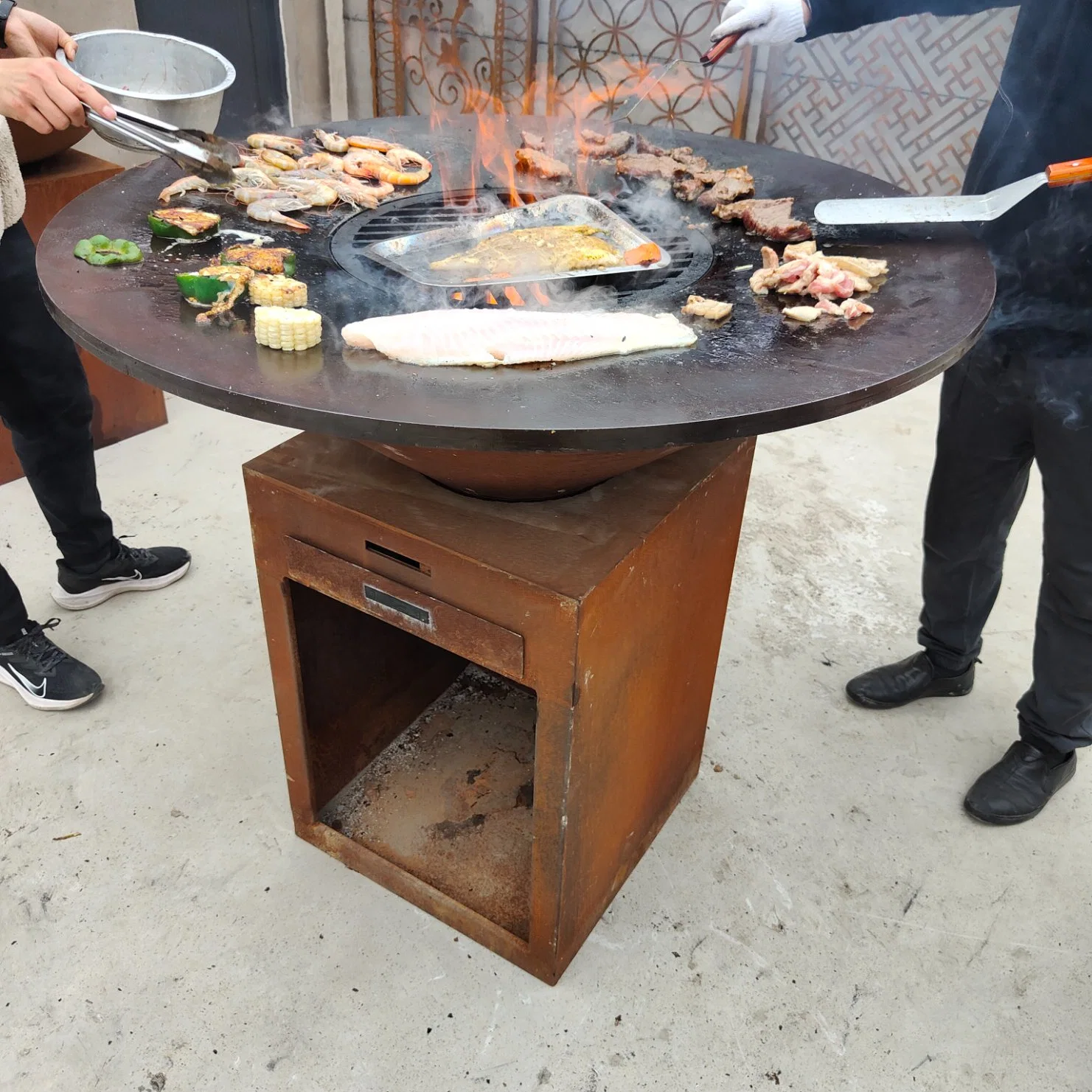 En el exterior de acero de carbón de madera de combustible de meteorización Fogata Barbacoa Grill