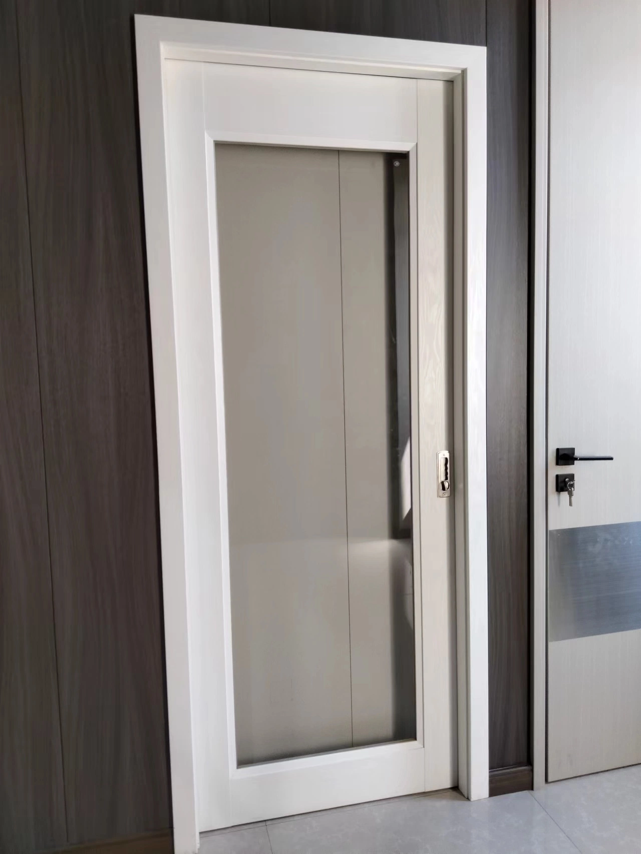 Water Absorption Expansion Rate 0.3% WPC Wood-Grain Door, Suitable for Many Places