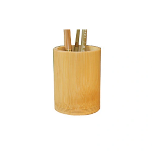 La pluma de bambú natural y lápiz para almacenamiento de material de papelería