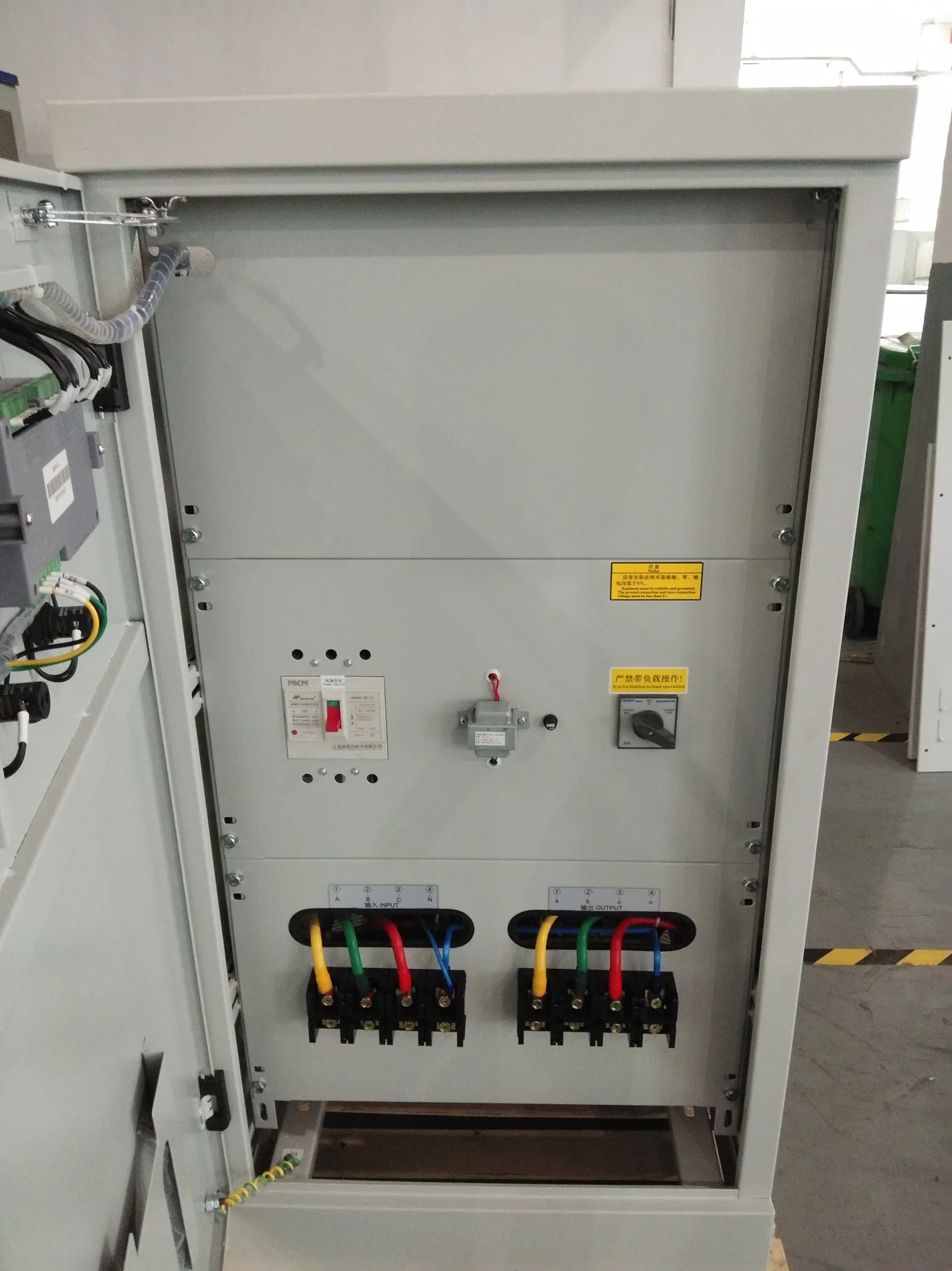 30kVA AVR Special for Computer Room Compensating Automatic AC Voltage Stabilizer/Regulator