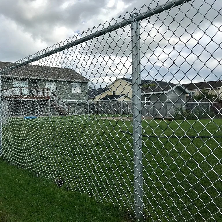 Forma de rombo recubierto de PVC galvanizado de 2m de altura, cerca de la granja de aves de corral cercado de cadenas baratos