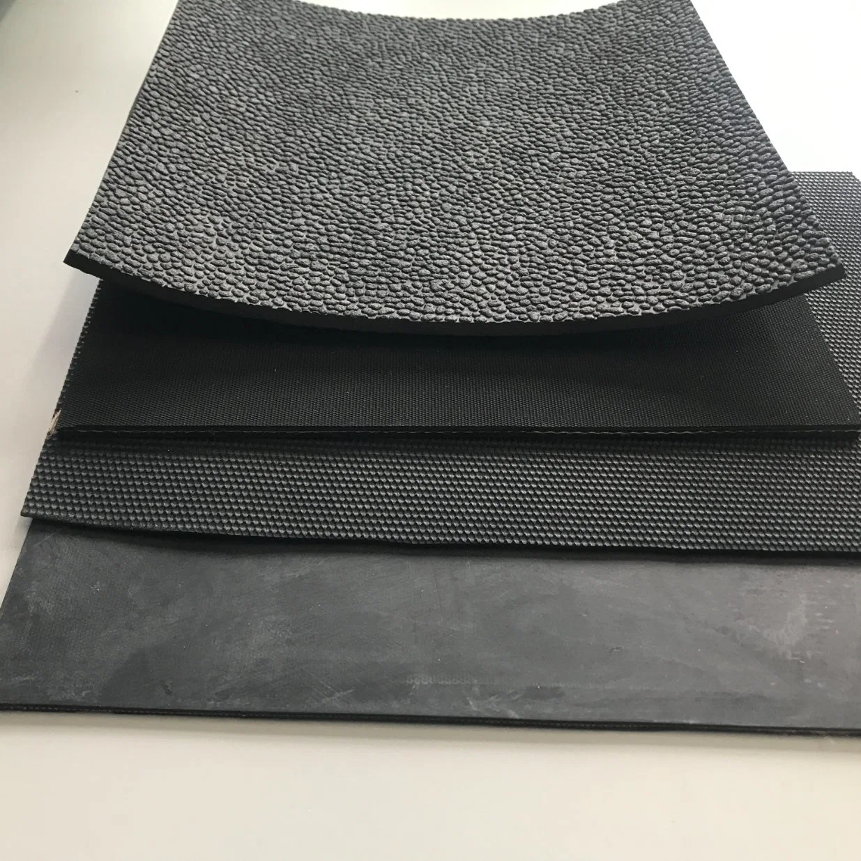 Black Anti Slip High Tear Resistance SBR Rubber Sheet Rubber Mat Flooring