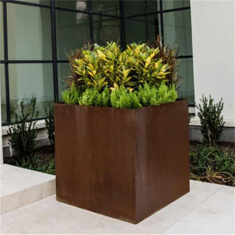 Moderno estilo de vida ao ar livre no pátio da fábrica de tamanho grande de aço corten Flower