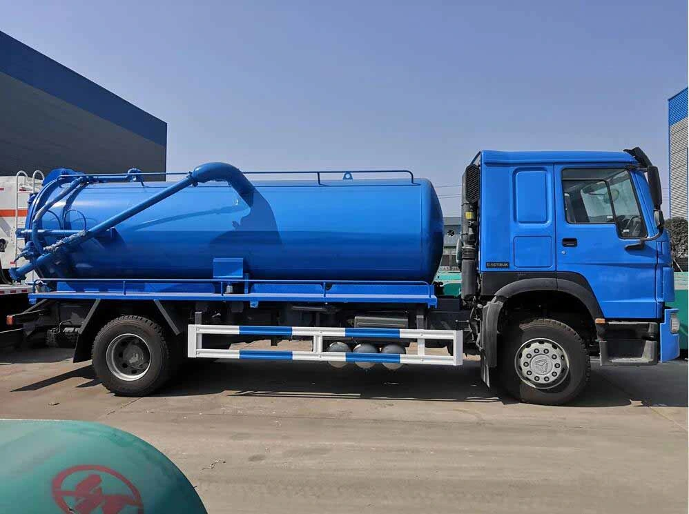 Hot Sale China HOWO Suction Sewage Truck 336HP 6*4 for Sale