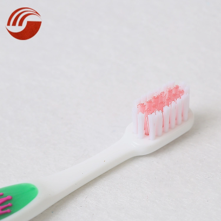Бесплатные образцы печати логотипа OEM гибкий мягкий детей/детской зубной щетки