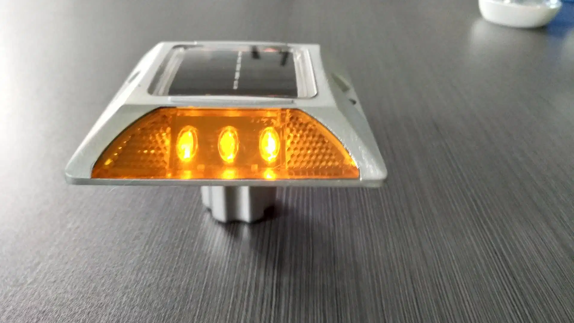 Solar Power Boden Marker Lichter LED Boden Marker Lichter wasserdicht Außenauffahrt Straße Autobahn Spike Lampe