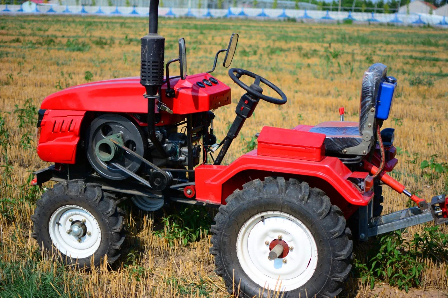 Maquinaria agrícola de un cilindro de motor 2WD 4WD 12 CV, 15 CV, 20 CV, 25HP, 35HP Mini Tractor para maquinaria agrícola