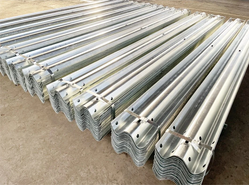 Professional Manufacturer Highway Galvanized Guard Rail for Roads