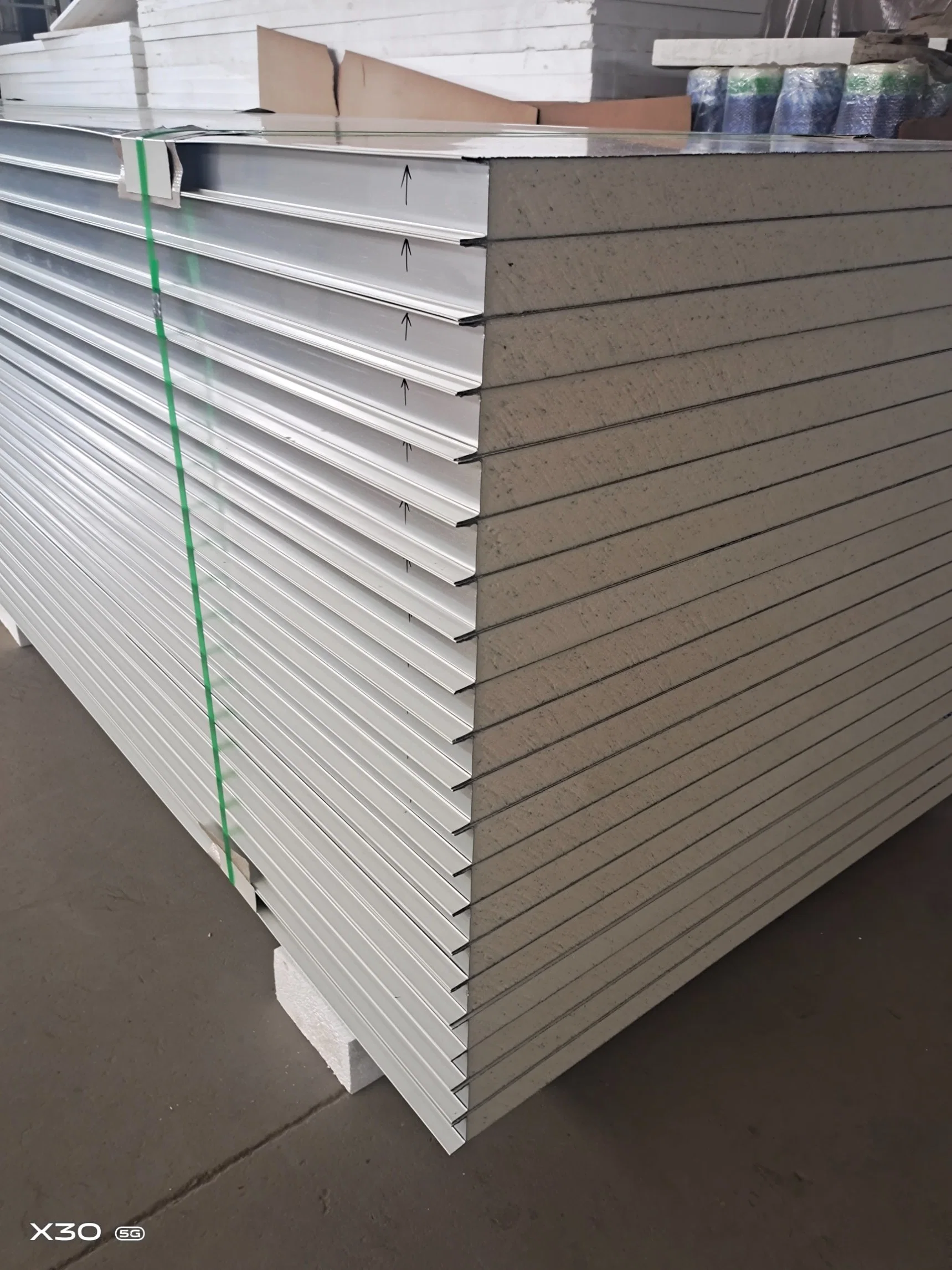 0.5mm/0.6mm Flat Steel Materials Acoustic Insulated 50mm 60mm 80mm PUR/PIR/Puf Polyurethane Sandwich Panel for Cladding Wall Cleanrooms in Russia