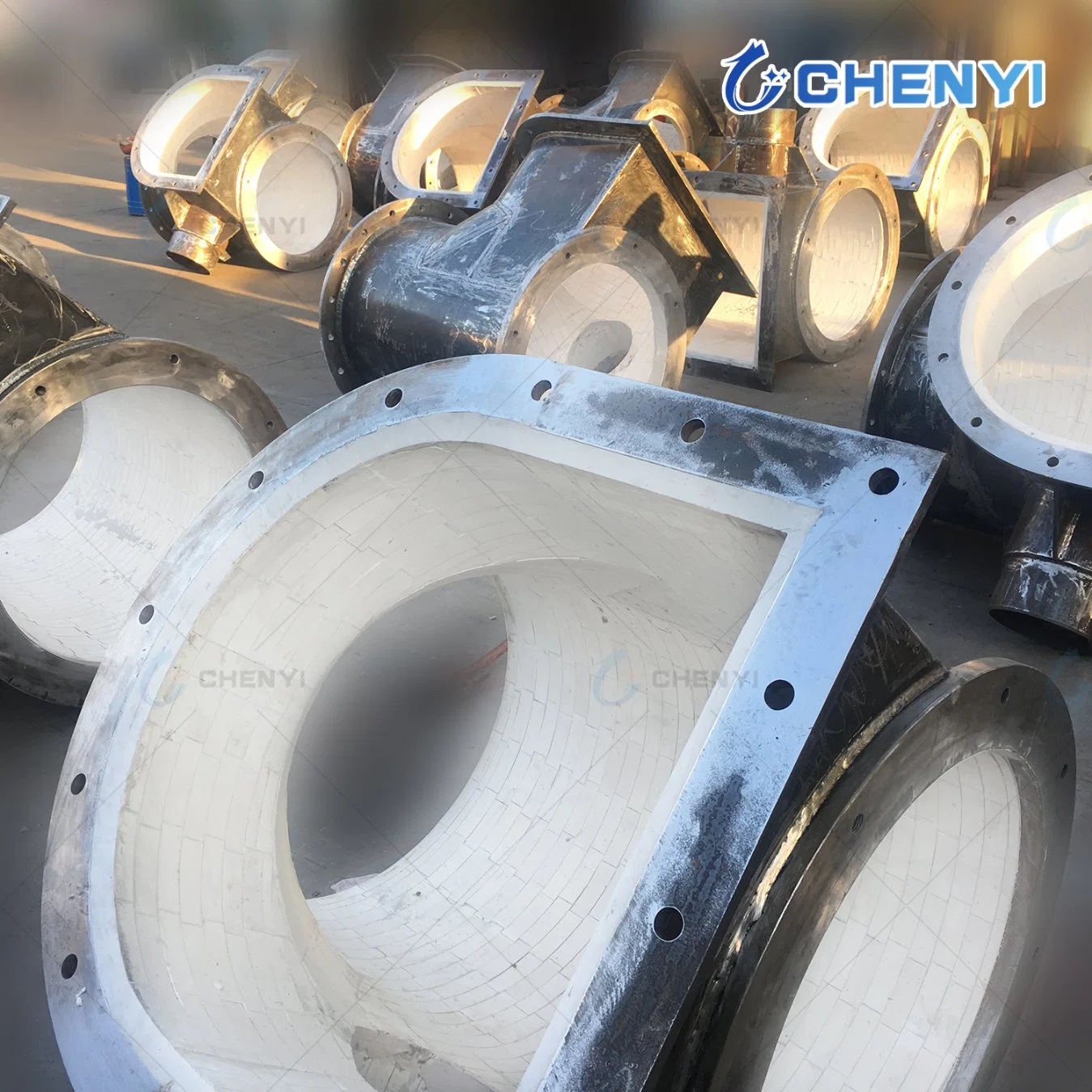 Tubo de aço resistente ao desgaste resistente a impactos na cerâmica de alumina Revestimento das curvas do cotovelo do tubo de aço revestido interior