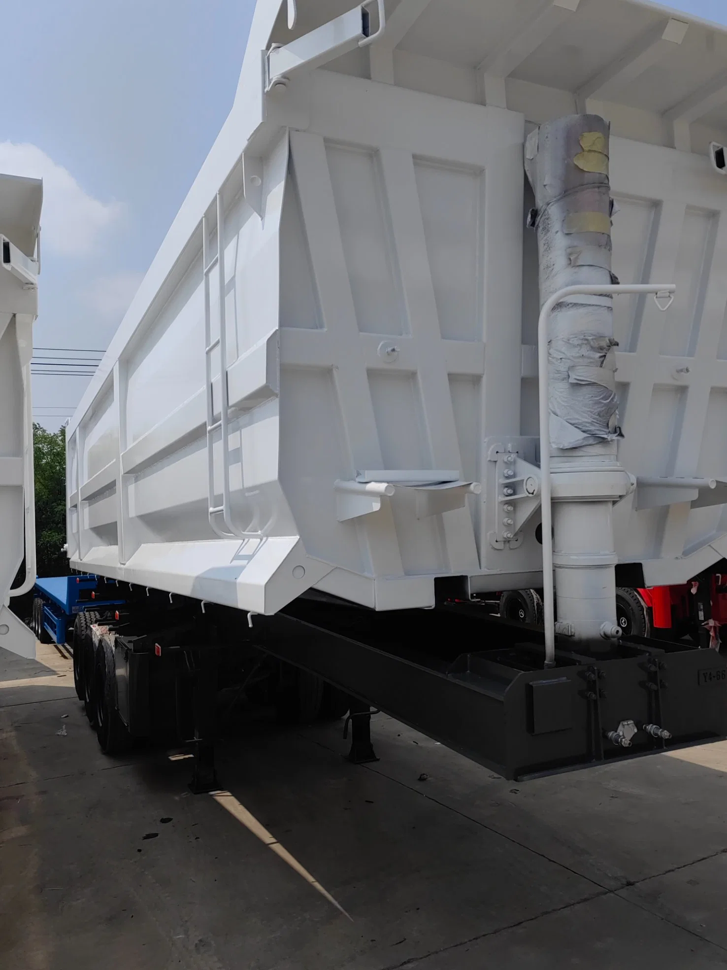 4 Axle Heavy Rollover Transport Sand and Stone Semi-Trailer