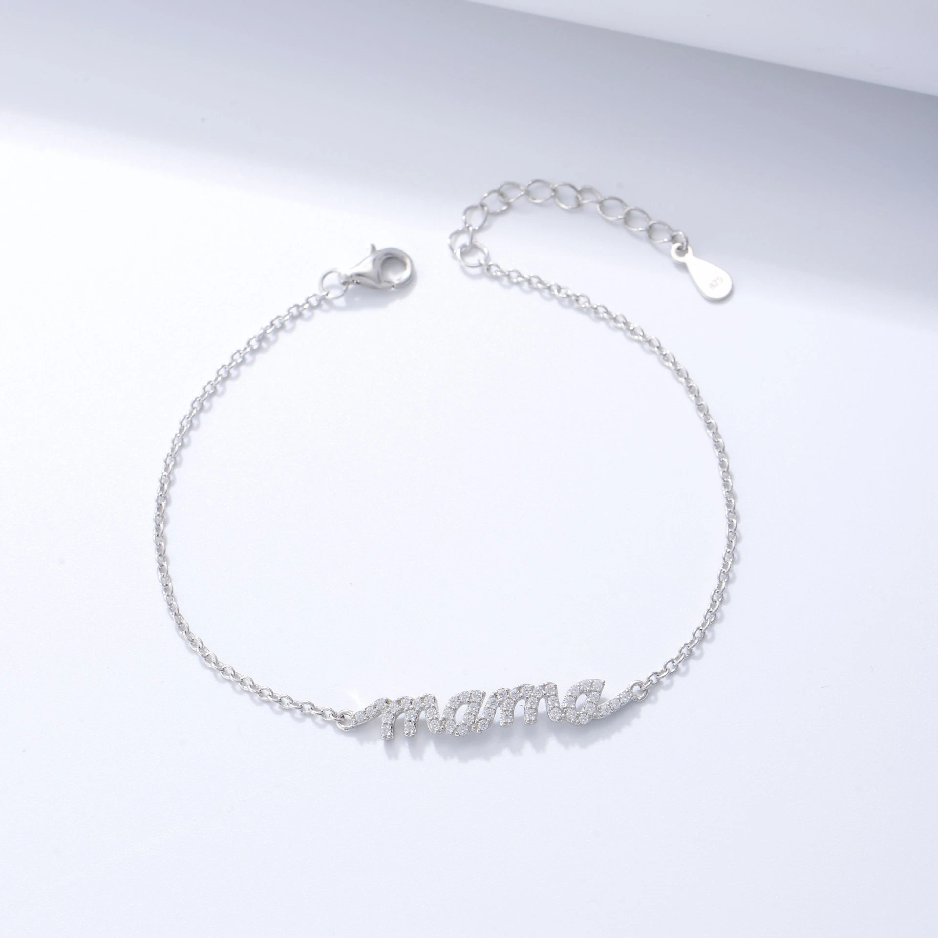 Dainty 925 Sterling Plata chapado en oro Pave Zircon letras CZ Mama Pulsera joyería para regalo de la madre