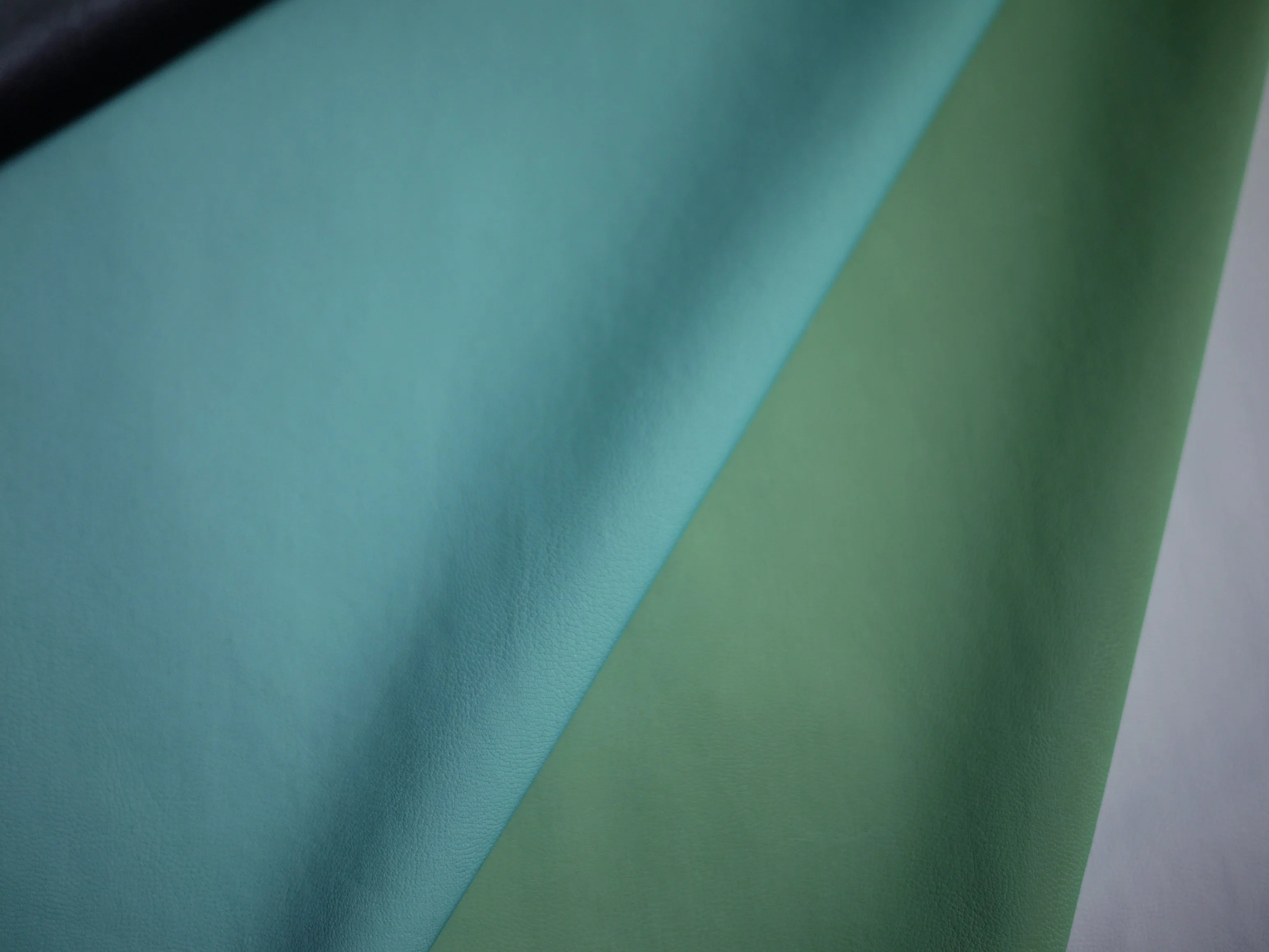 Coloridas de PU de alta calidad de prendas de vestir de imitación de cuero artificial sintético para prendas de vestir