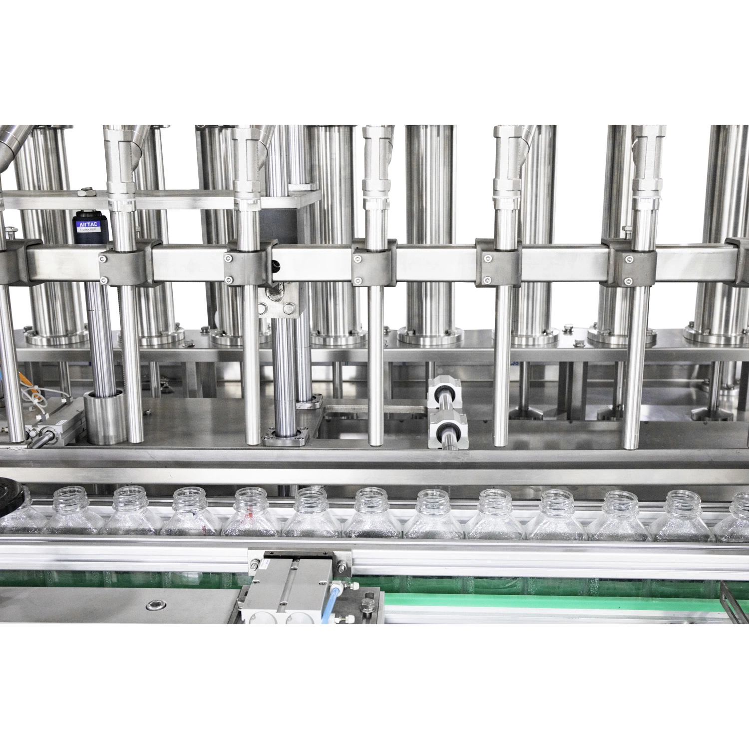 Automatic Liquid, Sauce, Soy Sauce, Vinegar, Hand Sanitizer, Detergent, Shampoo, Shower Gel, 4-20 Head Linear Piston Filling Machine.