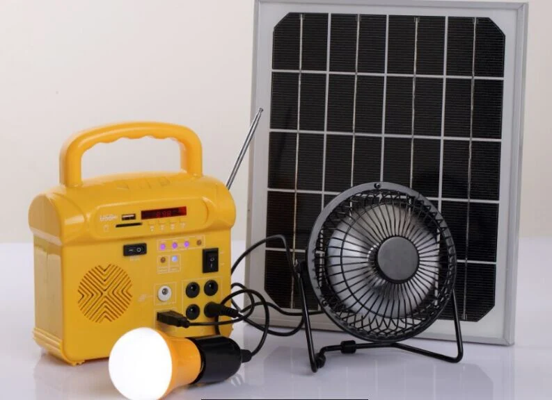 راديو FM بسماعة 10 واط راديو الموسيقى الطاقة الشمسية إضاءة LED منزلية نظام إمداد الطاقة غير القابل للانقطاع (UPS) المتنقل للطاقة المستمر