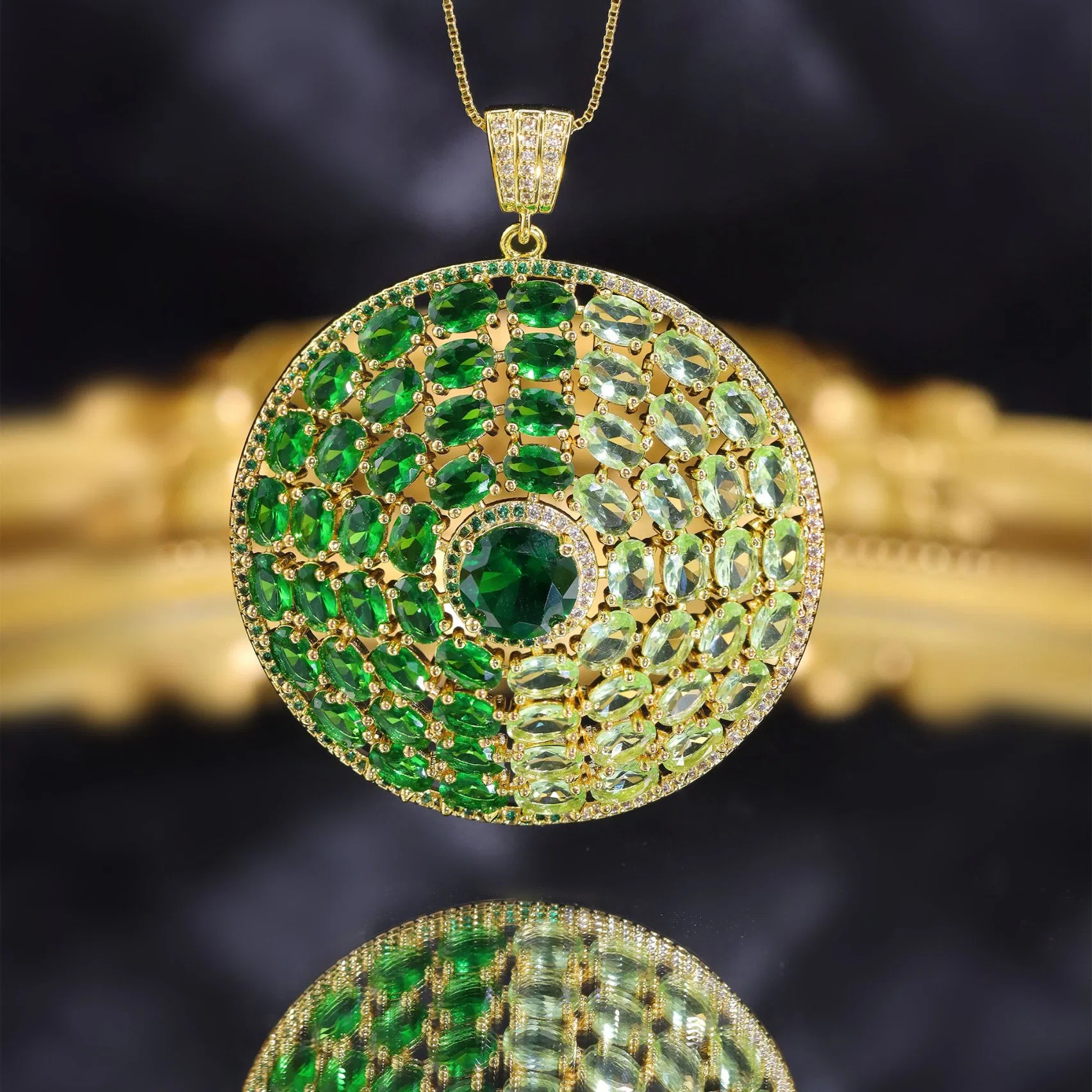 Simple Jewelry Big Round Green Crystal Pendant Necklace for Women