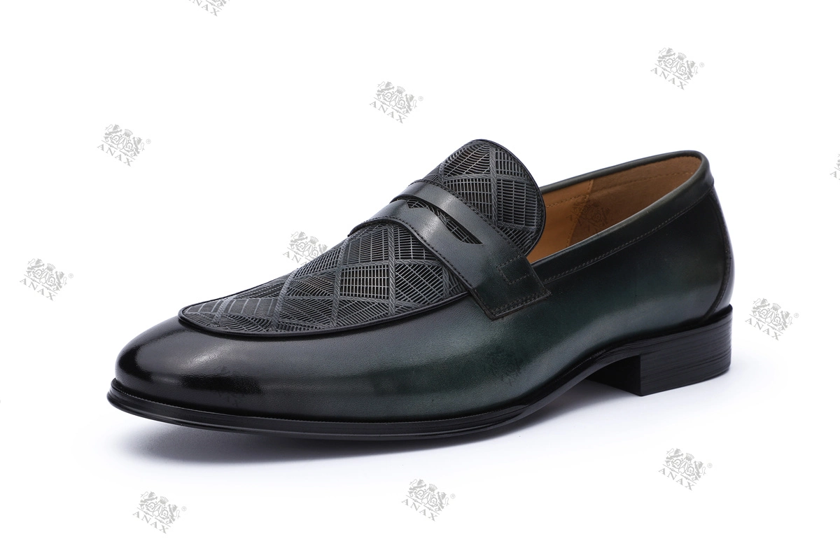 Men′ S Leather Embossed Casual Shoes suela de caucho Forro de piel