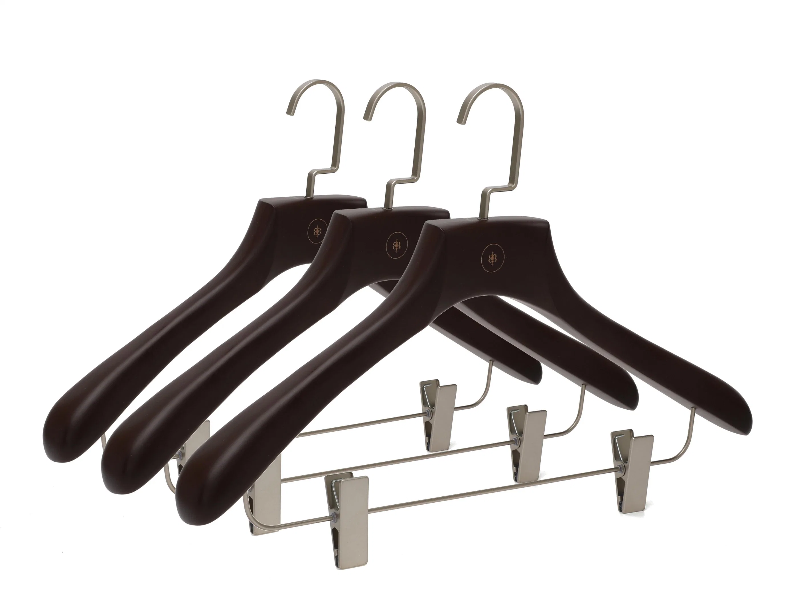 Luxury Wooden Hanger with Clips for Suit and Rack for Display