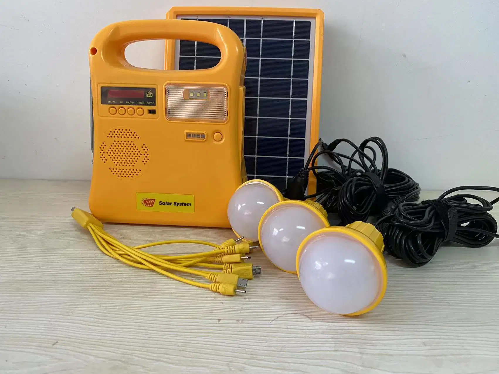 3PC bombillas LED/FM Radio apoyo casa solar de 5W con cargador de teléfono móvil para la lectura de la luz