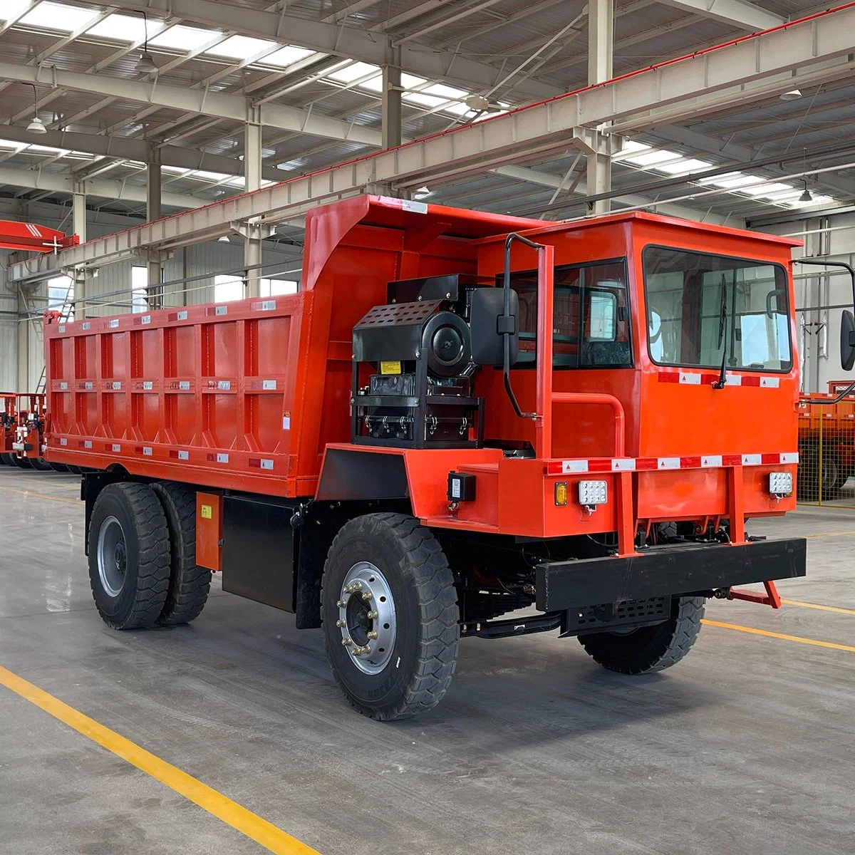 Mine Special Diesel Underground Dump Truck Ausgezeichnete Leistung System Bremse Dicke Des Schweren Körpers Für Empfindliche Lasten