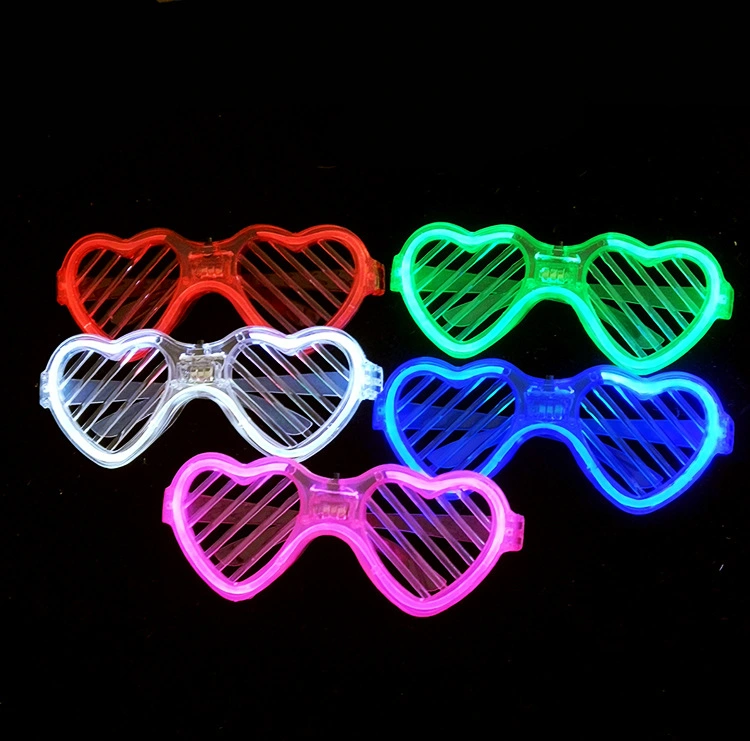 Le nouvel an brille dans le noir fournit des abat-jour LED Lunettes de soleil 6 verres de couleur pour enfants adultes