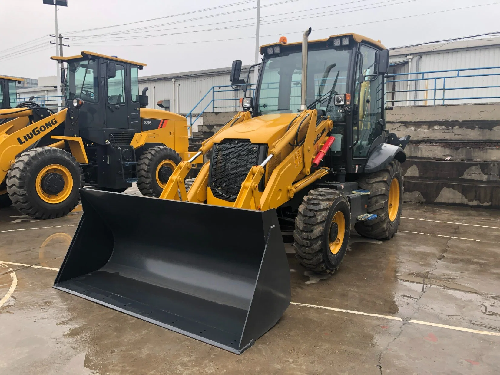 4 Wheel Drive New Backhoe Loader 766A