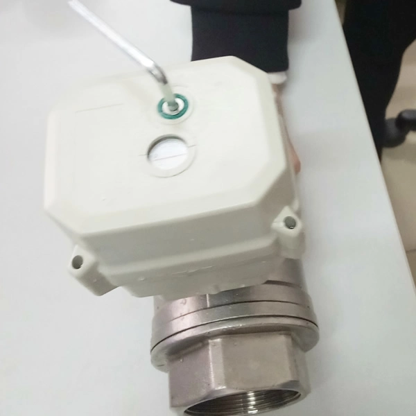 A150 Series ISO5211 3 Way 3/4'' DN20 Plastic UPVC Electric Motorized Water Ball Valve with Manual Override