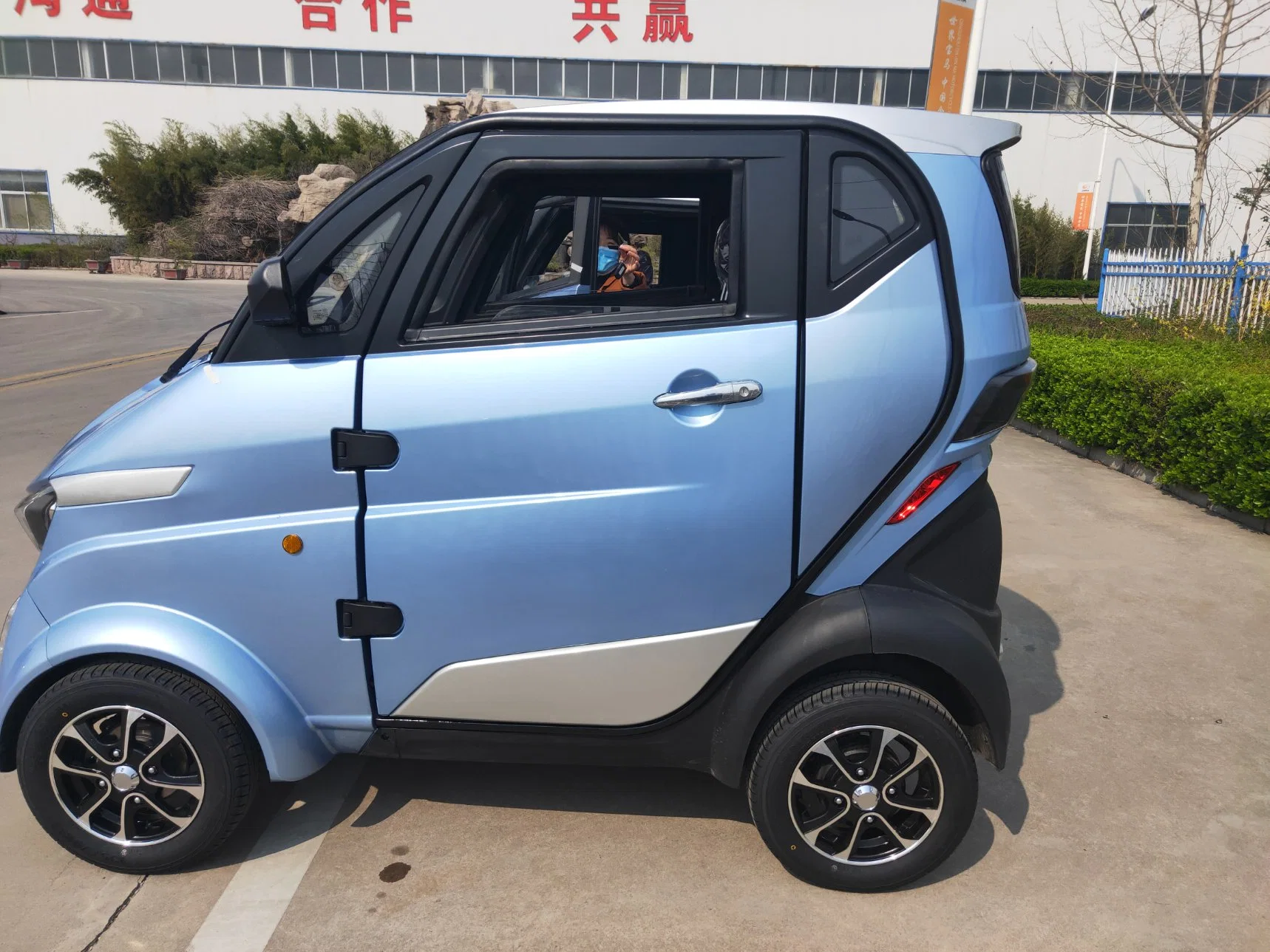 Baja velocidad a 45 km/h de 4 ruedas coche eléctrico de la discapacidad con la CEE