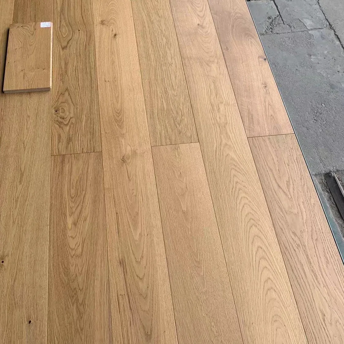 15mm y 18mm del suelo de madera de roble Best Seller en América del Norte