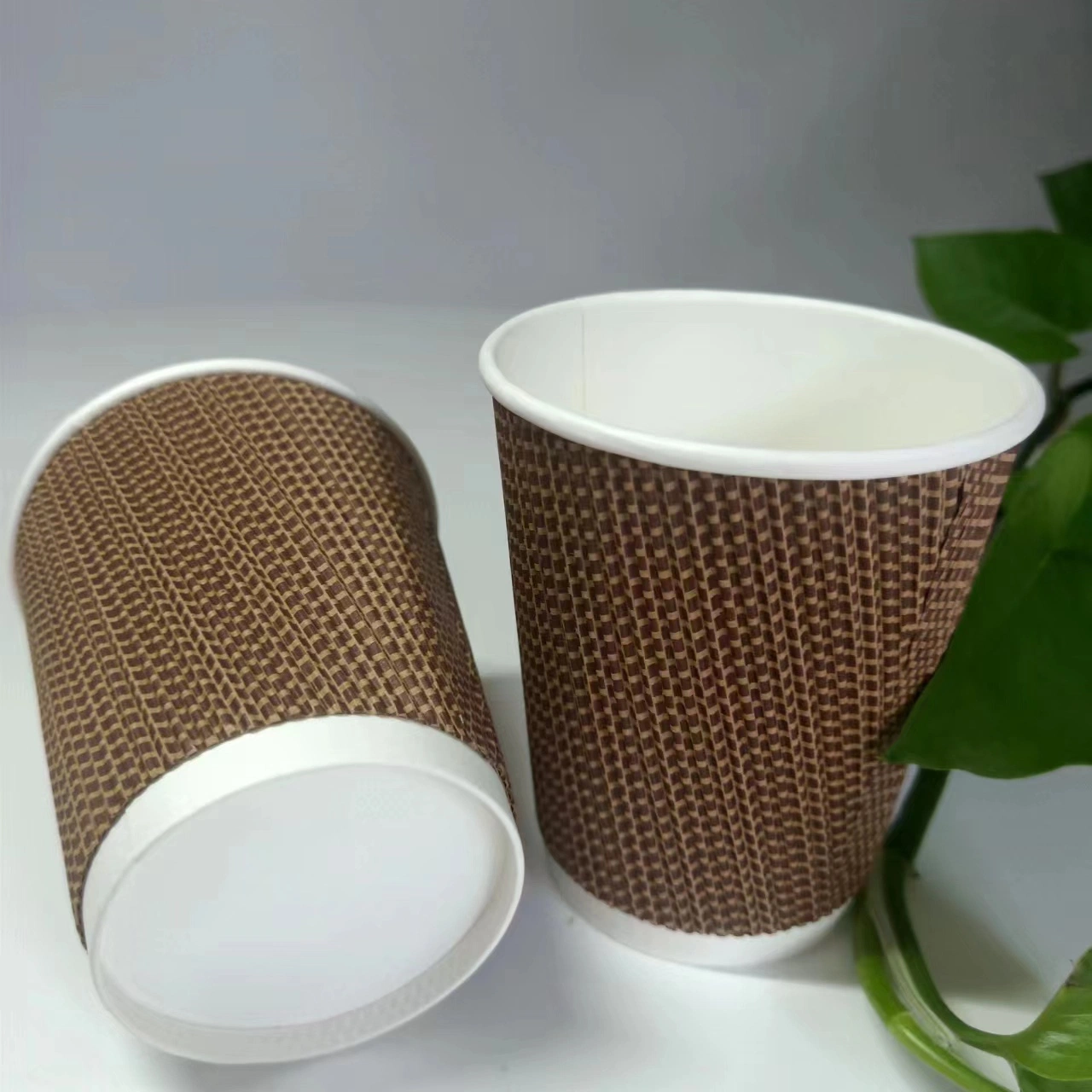 Usine de bonne qualité Approvisionnement régulier Gobelet en papier jetable à double paroi 8 oz Tasse à café chaud