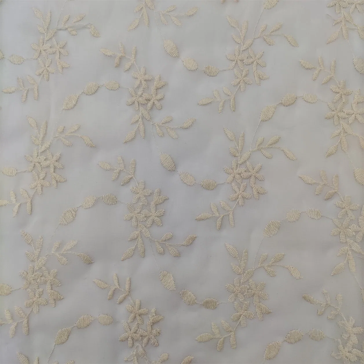 Polyester Chiffon White Leaf Flower Embroidery Fabric for Garment Fabric Dclothes