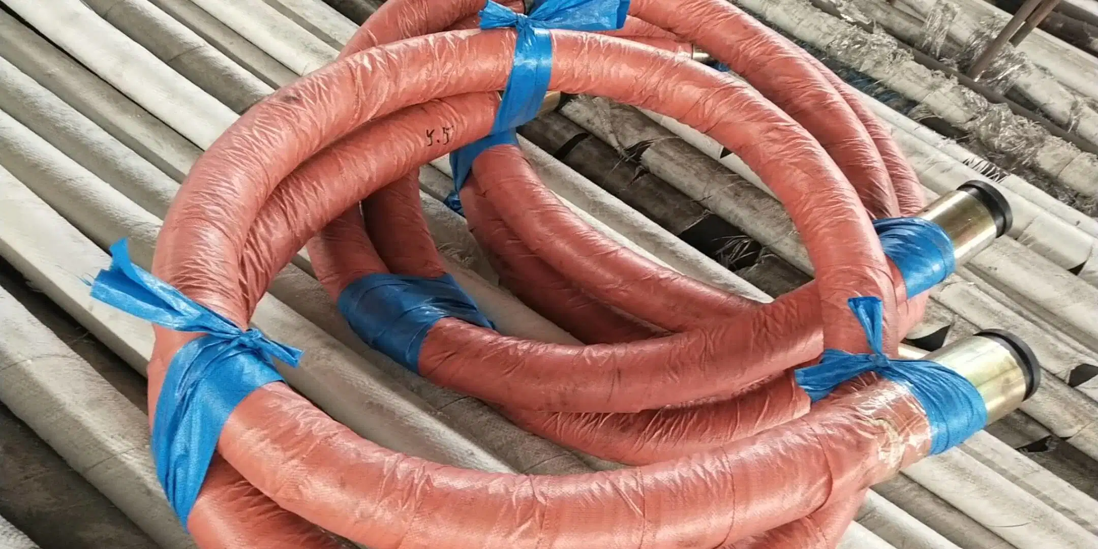 High Pressure Fabric Reinforced Concrete Pump Rubber End Hose 85bar