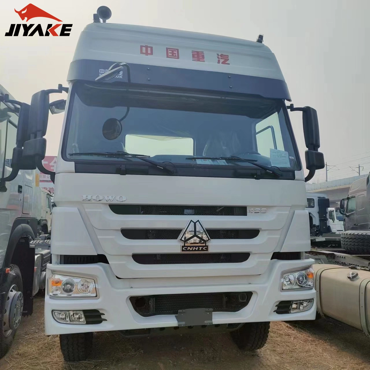 Jiyake Hot Sale Sinotruk HOWO 6X2 Tractor Truck 336HP Tipper Dump Truck Heavy Tractor Head Truck Made in China