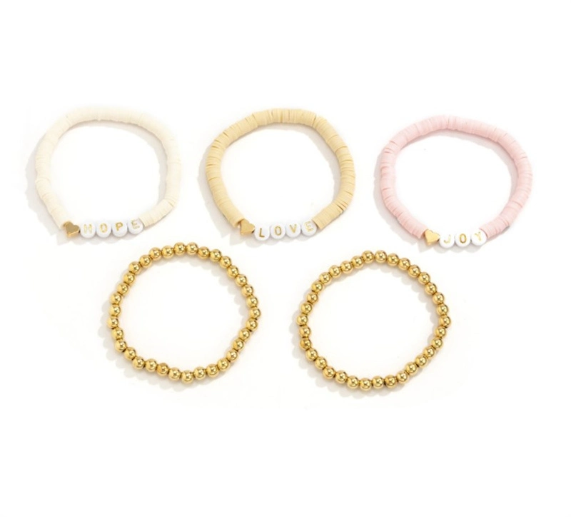 Hand-Woven Rosa Suave branco dourado cerâmico cordões redondos Arroz com Filete Cordões Carta Acrílico Bracelete Jóias de Mulheres Definir corda elástica bracelete