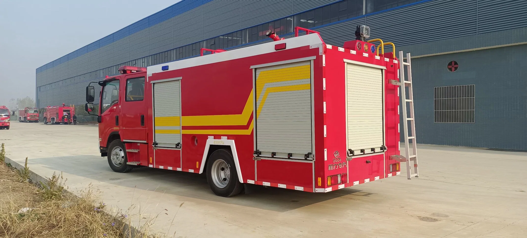 Japenese High quality/High cost performance Chassis I Suzu 4X2 Fire Fighting Vehicle 4000L Water Tanker Fire Rescue Fighter Truck 4t Water Tanker