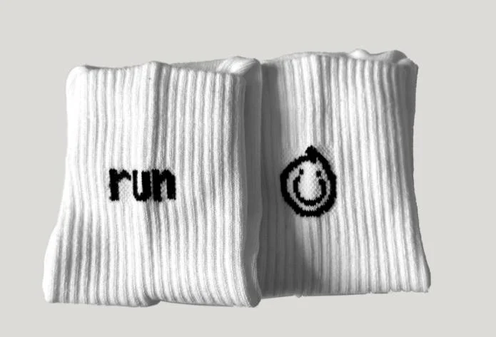 Wholesale/Supplier Cotton Unisex White Black Pure Color Socks Custom Logo Sports Socks