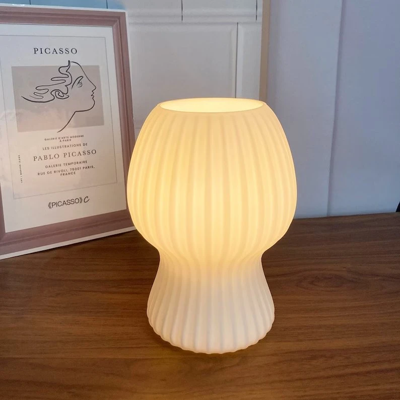 Lumières de la chambre Noël Décoratif petit présentoir de bureau en verre à rayures Lampe de table sans fil à tête bombée